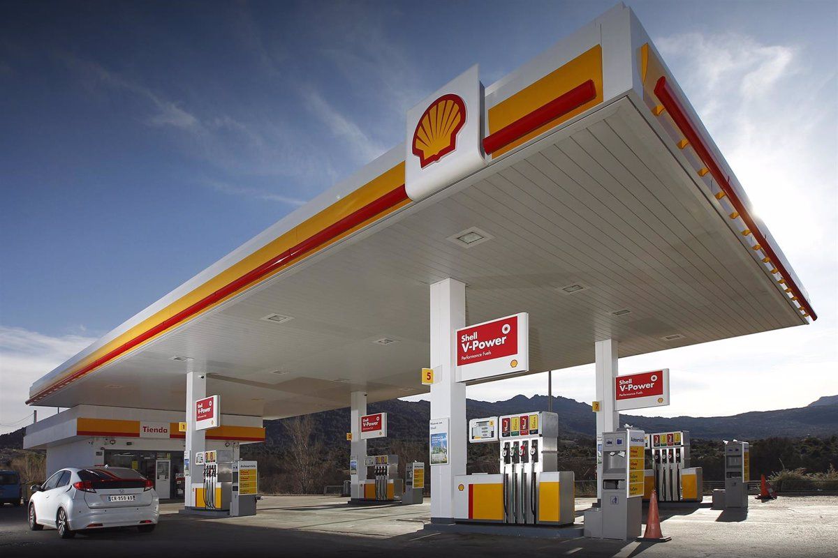 Una estación de servicio de combustibles fósiles de la petrolera Shell / Foto: EP