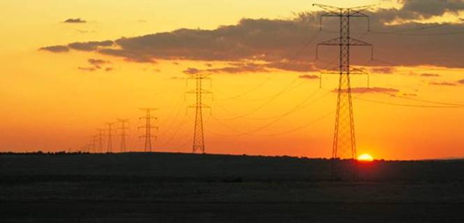 Línea de doble circuito de la red de transporte de energía / Foto: Red Eléctrica de España