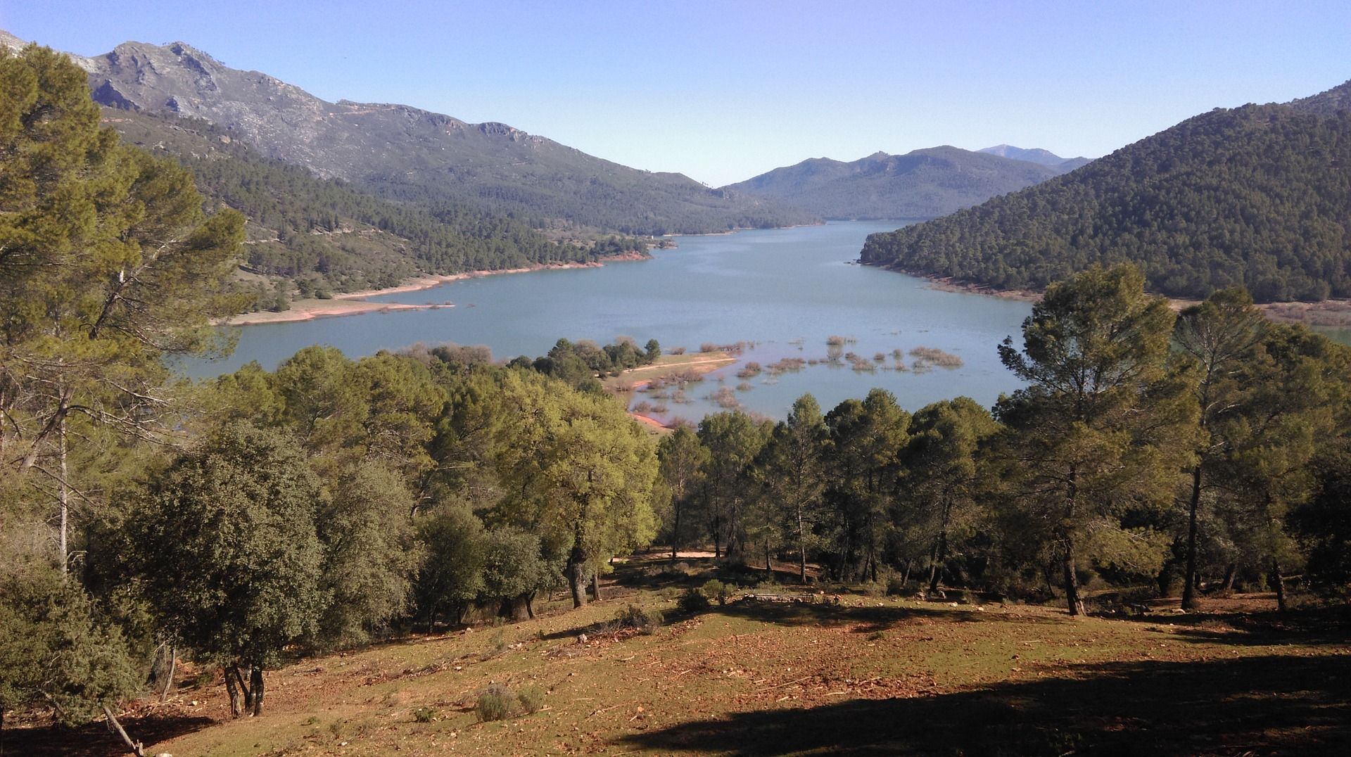 Río Cazorla. Contaminación de origen difuso en los ríos. Pequeños municipios / Foto: Angel Cascaras - Pixabay